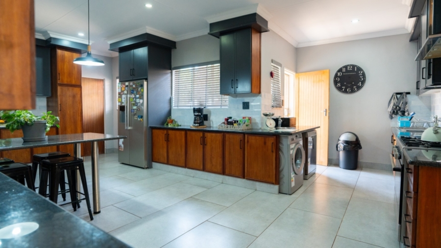 4 Bedroom Property for Sale in Wilkoppies North West